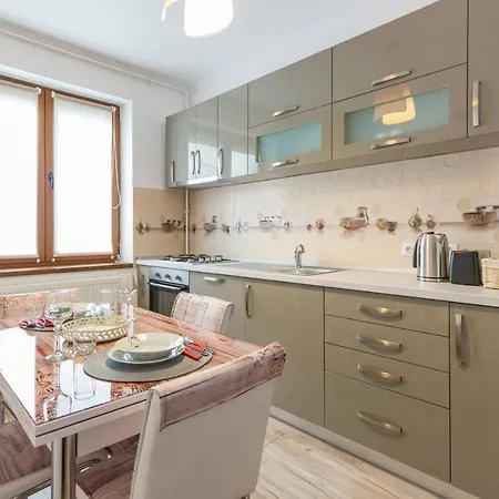 Spacious And Quiet 2 Bedroom Apartment Cluj-Napoca Esterno foto