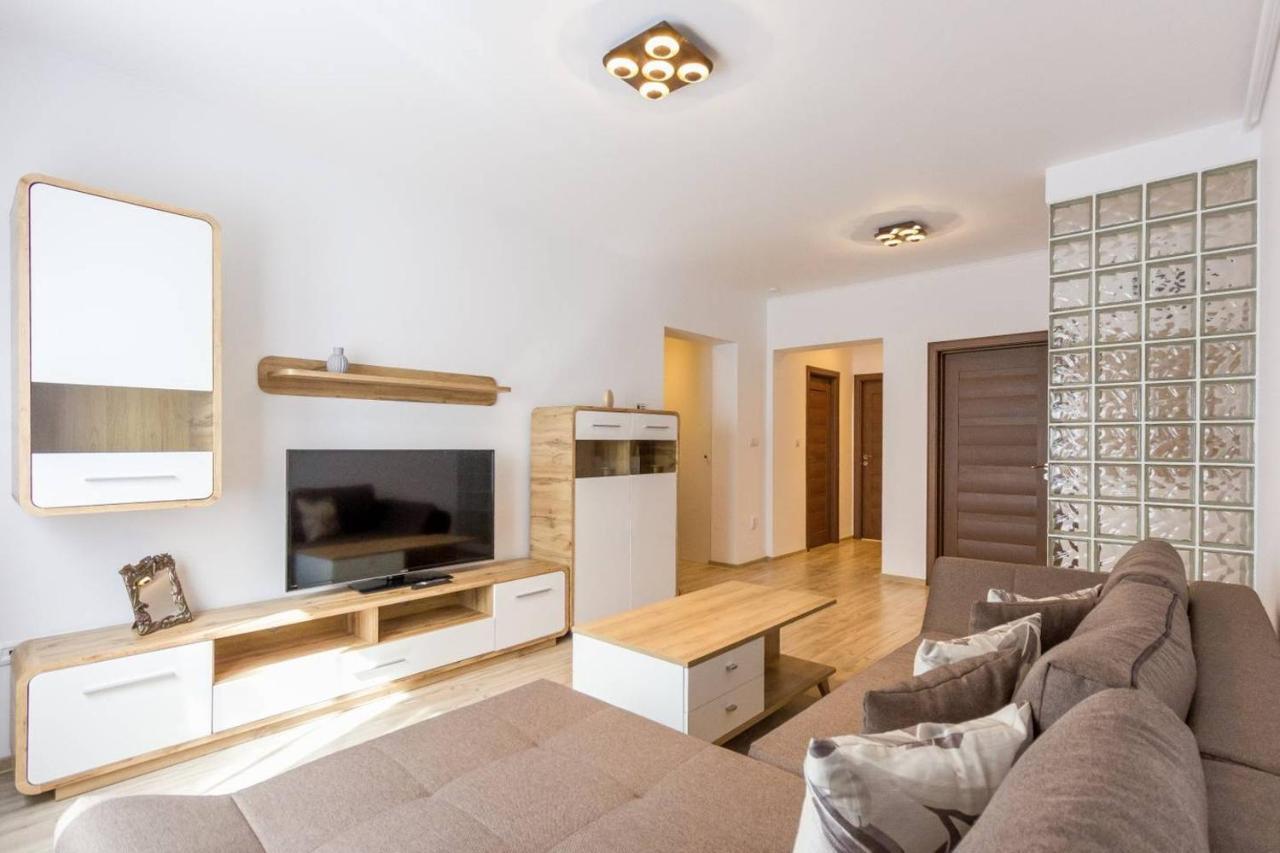Spacious And Quiet 2 Bedroom Appartamento Cluj-Napoca