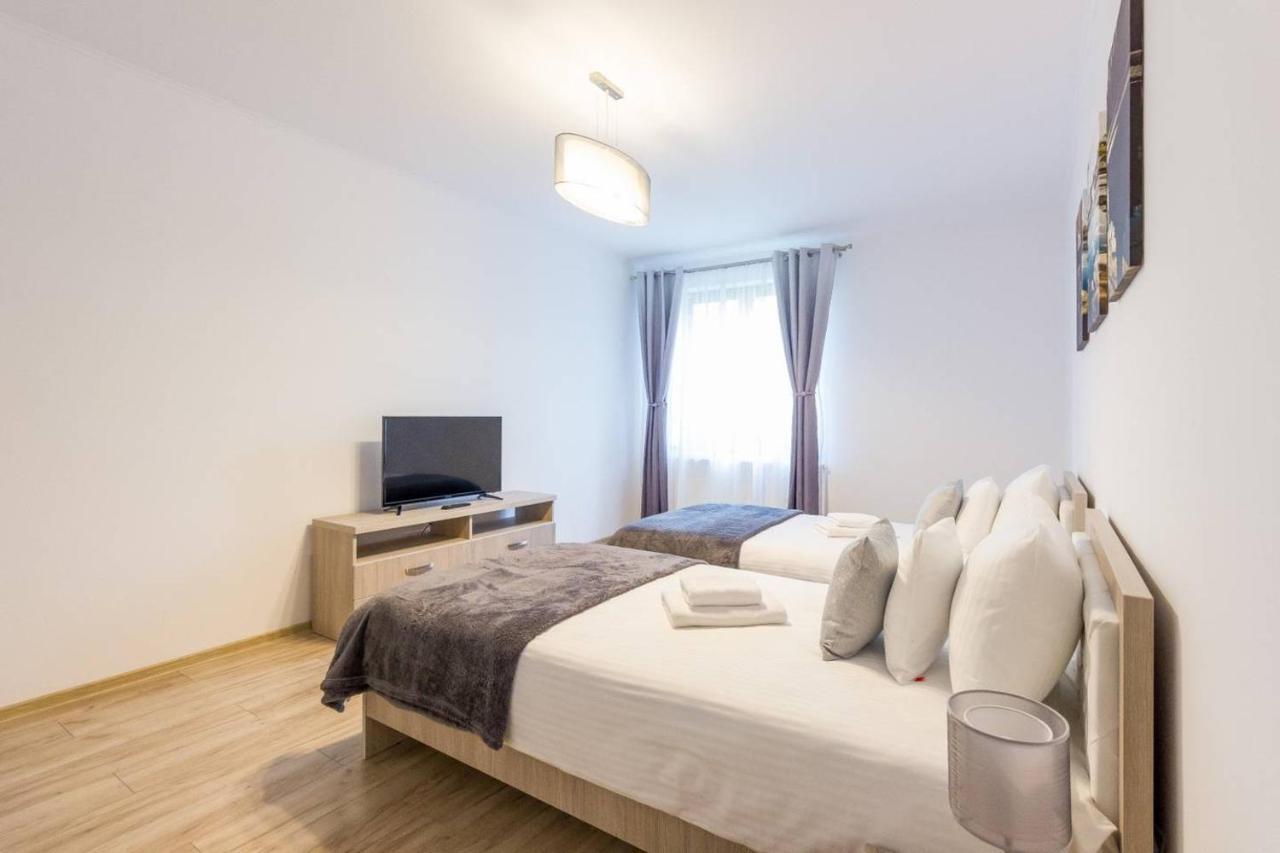Spacious And Quiet 2 Bedroom Appartamento *