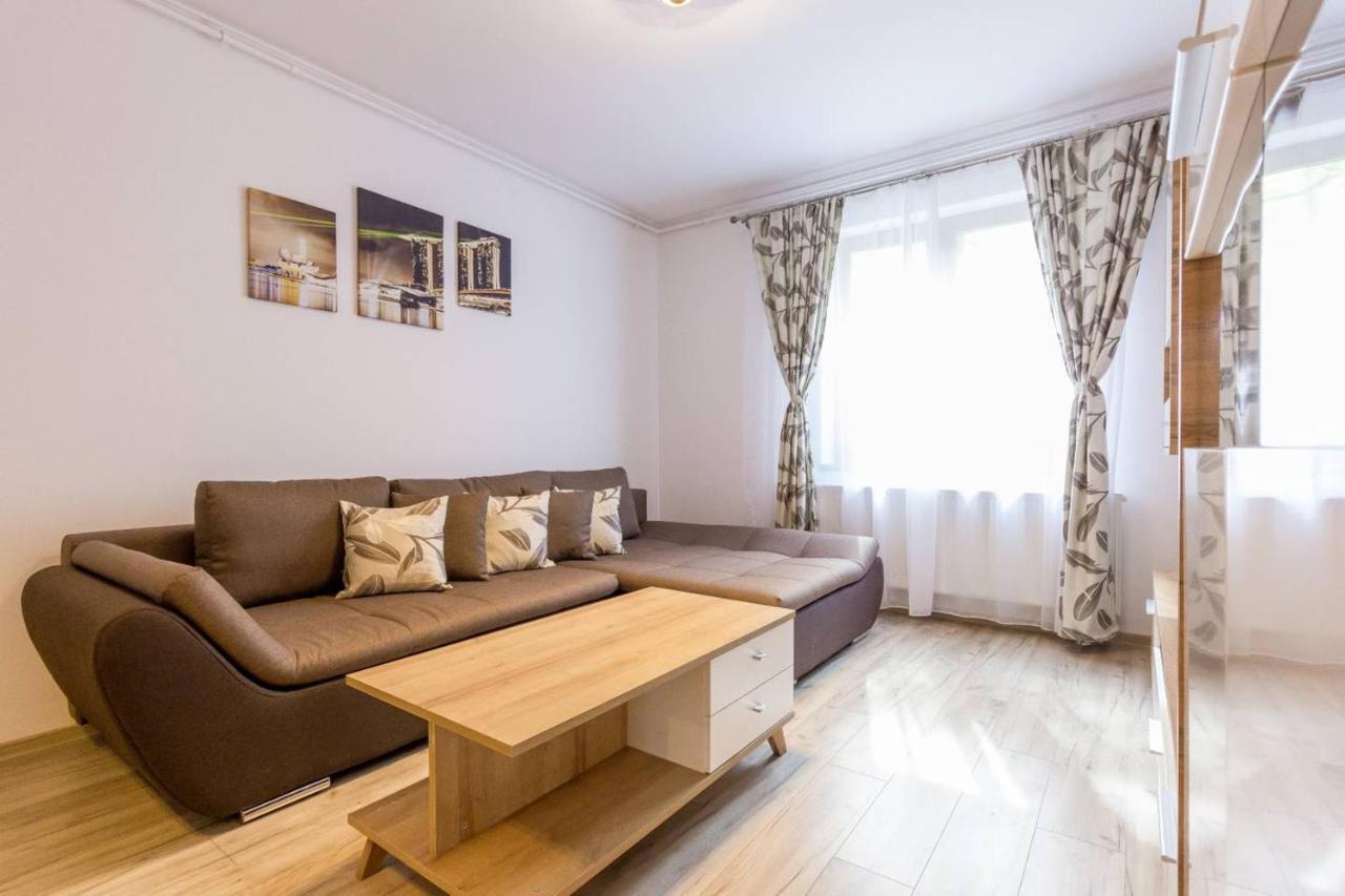 Spacious And Quiet 2 Bedroom